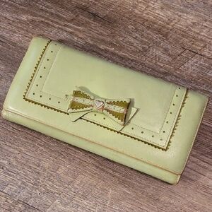 Chic Light Green Leather Bow-Accent Women's Wallet